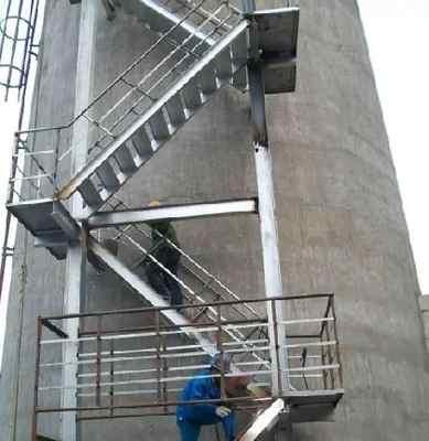 白银烟囱安装旋转爬梯公司 高超